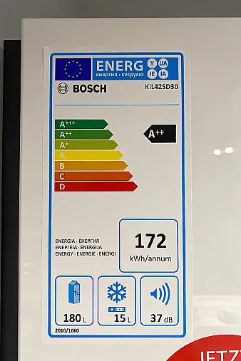 Koje 14 - Nobilia "Lux" Lack Weiss HGL + Bosch Geräte