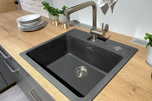 Koje 15 - Nobilia "HWR" Structura / Touch + E-Gerät