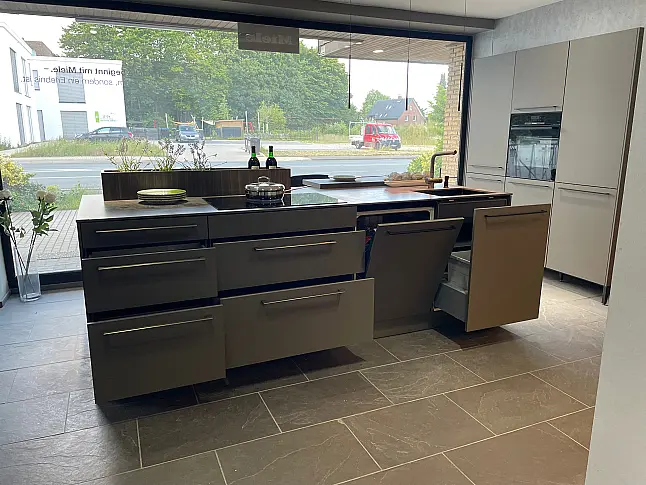 MUSTERKÜCHE SieMatic SC 45 umbra samtmatt
