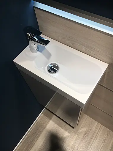 WC-Möbel / Badmöbel / Gäste-WC - Handwaschtisch und Spiegel und Rückwand-Paneelen + LED