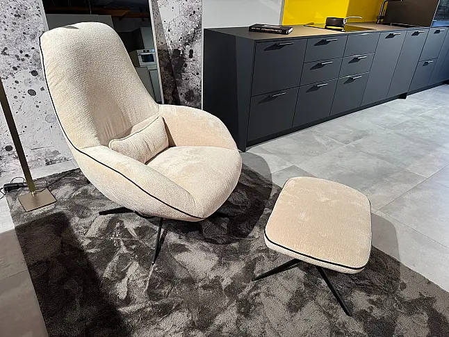 Lounge Sessel mit Fußhocker in Beige