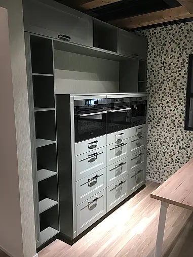 Exklusive Messeküche - Exklusive Geräte - Landhaus - XL-Schränke - Keramik-Arbeitsplatten