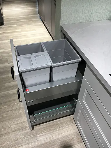 Exklusive Messeküche - Exklusive Geräte - Landhaus - XL-Schränke - Keramik-Arbeitsplatten