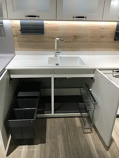 Exklusive Messeküche - Exklusive Geräte - Landhaus - XL-Schränke - Keramik-Arbeitsplatten