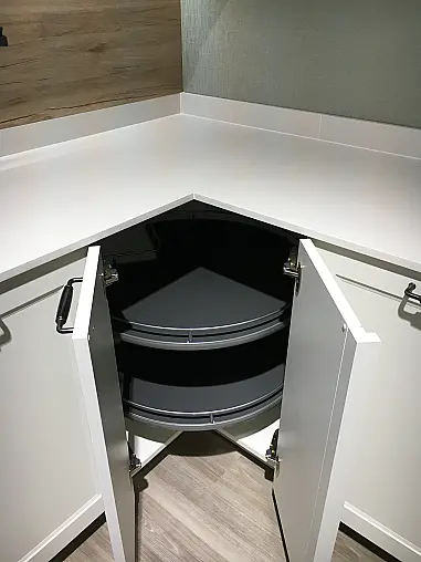Exklusive Messeküche - Exklusive Geräte - Landhaus - XL-Schränke - Keramik-Arbeitsplatten