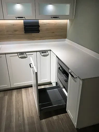 Exklusive Messeküche - Exklusive Geräte - Landhaus - XL-Schränke - Keramik-Arbeitsplatten