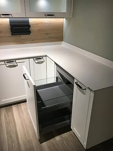 Exklusive Messeküche - Exklusive Geräte - Landhaus - XL-Schränke - Keramik-Arbeitsplatten