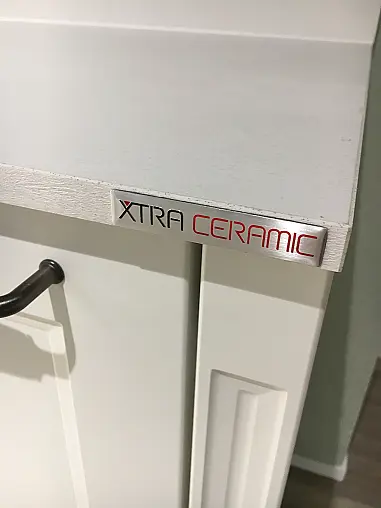 Exklusive Messeküche - Exklusive Geräte - Landhaus - XL-Schränke - Keramik-Arbeitsplatten
