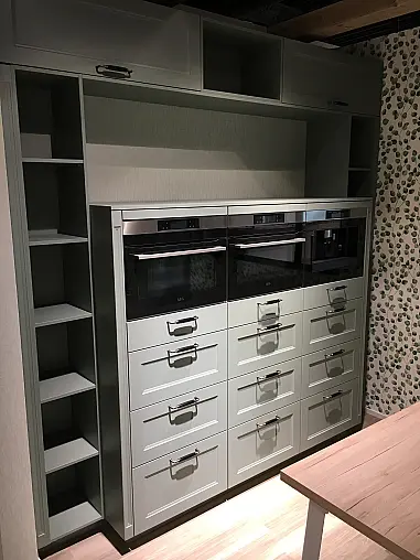 Exklusive Messeküche - Exklusive Geräte - Landhaus - XL-Schränke - Keramik-Arbeitsplatten