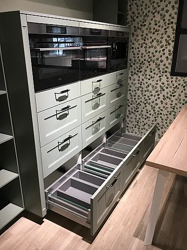 Exklusive Messeküche - Exklusive Geräte - Landhaus - XL-Schränke - Keramik-Arbeitsplatten