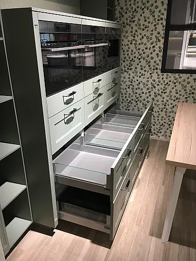 Exklusive Messeküche - Exklusive Geräte - Landhaus - XL-Schränke - Keramik-Arbeitsplatten