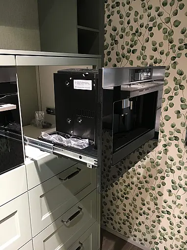 Exklusive Messeküche - Exklusive Geräte - Landhaus - XL-Schränke - Keramik-Arbeitsplatten