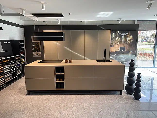 Designküche mit Miele-Geräten