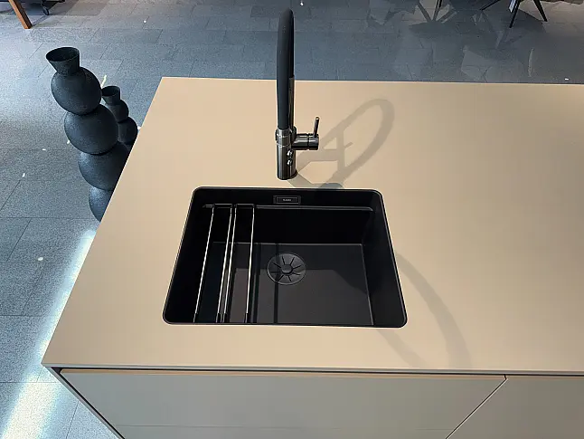 Designküche mit Miele-Geräten