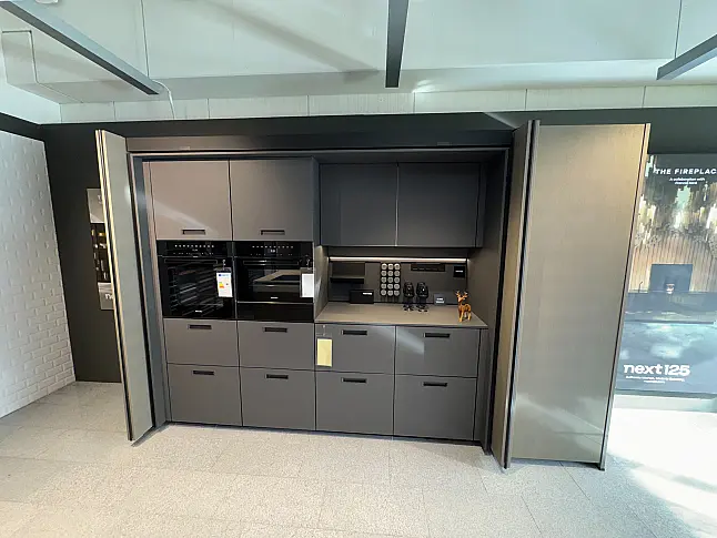 Designküche mit Miele-Geräten