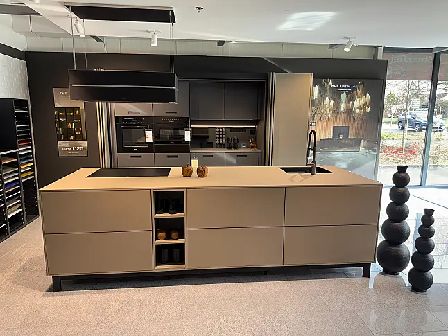 Designküche mit Miele-Geräten