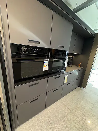 Designküche mit Miele-Geräten