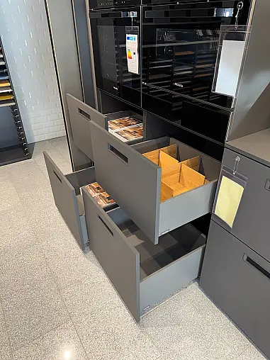 Designküche mit Miele-Geräten