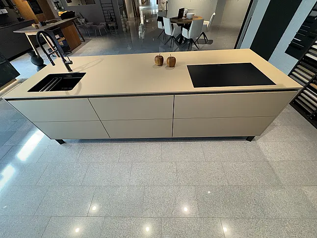 Designküche mit Miele-Geräten