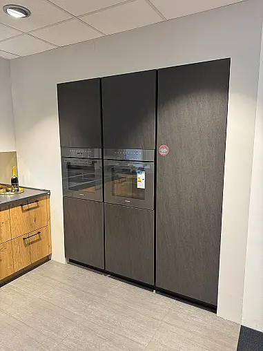 Altholz und Basalt Black Keramik