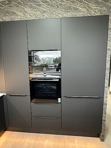Modell Senso in Schwarz Premium matt mit hochwertiger Bosch Ausstattung