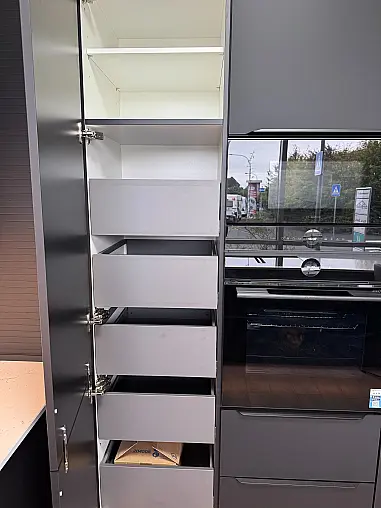 Modell Senso in Schwarz Premium matt mit hochwertiger Bosch Ausstattung