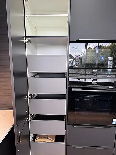 Modell Senso in Schwarz Premium matt mit hochwertiger Bosch Ausstattung