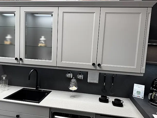 Nordische moderne Landhausküche als Musterküche im Abverkauf