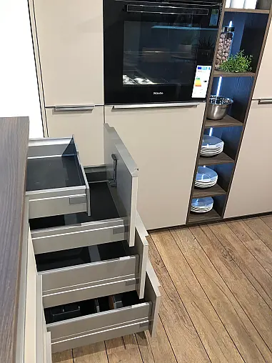 Plus in Lava Softmatt mit Miele Geräte