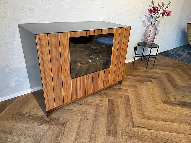 Luxus Wohnmöbel mit V-Zug Weinkühler, Mooreiche &amp; Schwarzstahl