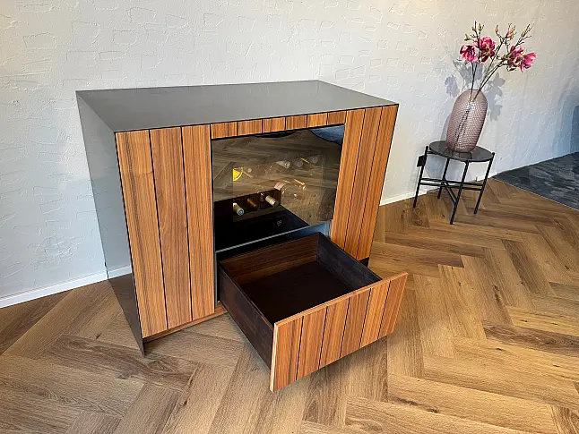 Luxus Sideboard mit V-Zug Weinkühler, Mooreiche &amp; Schwarzstahl