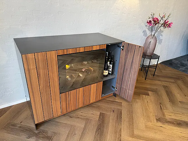 Luxus Sideboard mit V-Zug Weinkühler, Mooreiche &amp; Schwarzstahl