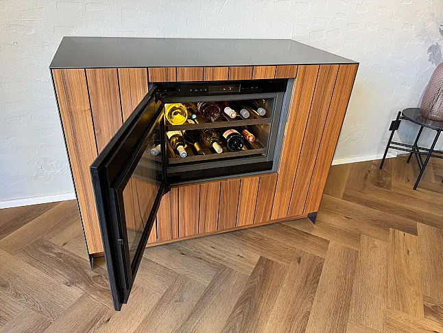 Luxus Sideboard mit V-Zug Weinkühler, Mooreiche &amp; Schwarzstahl