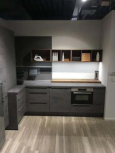 Exklusive Hauswirtschaftsküche - L-Küche - Gefrierschrank + Kühlschrank + Backofen