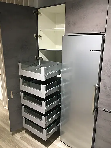 Exklusive Hauswirtschaftsküche - L-Küche - Gefrierschrank + Kühlschrank + Backofen