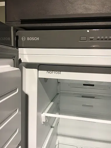 Exklusive Hauswirtschaftsküche - L-Küche - Gefrierschrank + Kühlschrank + Backofen