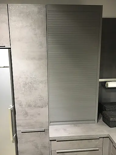 Exklusive Hauswirtschaftsküche - L-Küche - Gefrierschrank + Kühlschrank + Backofen