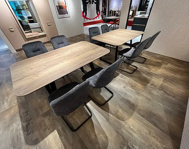 Zwei Tische Dekor Eiche Havanna mit jeweils 4 Stühlen - 1600 mm x 950 mm