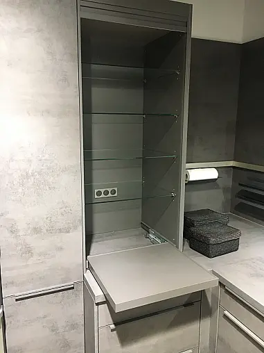 Exklusive Hauswirtschaftsküche - L-Küche - Gefrierschrank + Kühlschrank + Backofen