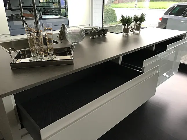 Musterküche P 5 Hochglanz Lack