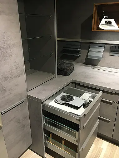 Exklusive Hauswirtschaftsküche - L-Küche - Gefrierschrank + Kühlschrank + Backofen