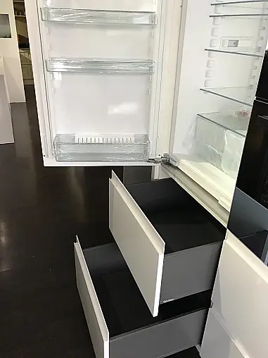 Musterküche P 5 Hochglanz Lack