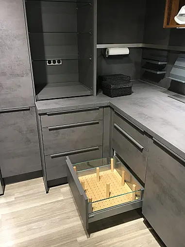 Exklusive Hauswirtschaftsküche - L-Küche - Gefrierschrank + Kühlschrank + Backofen