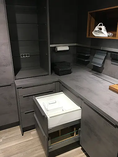 Exklusive Hauswirtschaftsküche - L-Küche - Gefrierschrank + Kühlschrank + Backofen