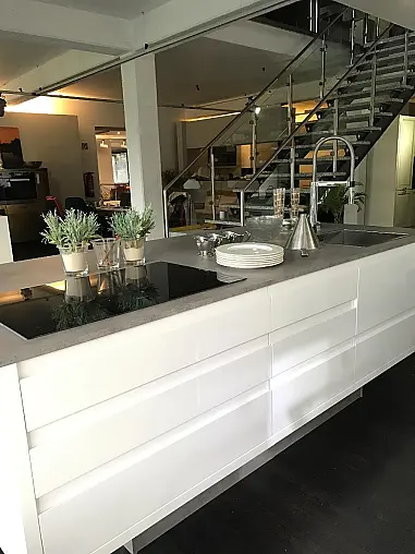 Musterküche P 5 Hochglanz Lack