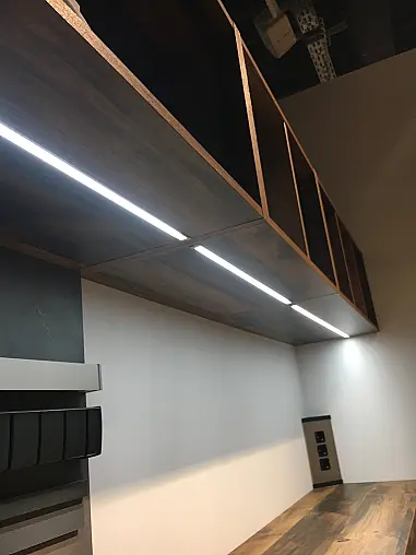 Exklusive Hauswirtschaftsküche - L-Küche - Gefrierschrank + Kühlschrank + Backofen
