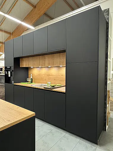 60S Schwarz+A19 Artwood, 22V Eiche Ventura