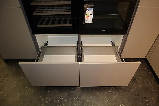Premium Nobilia Küche mit AEG Geräte