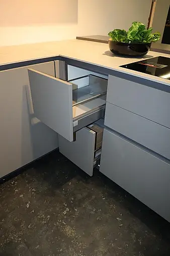 Premium Nobilia Küche mit AEG Geräte