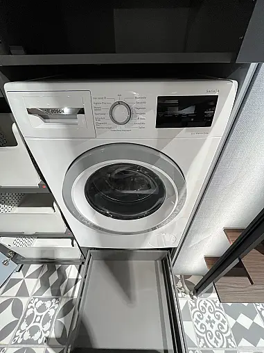 Exklusive Hauswirtschaftsküche - Messestück - inkl. Waschmaschine von Bosch